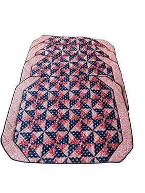 Set Of 4 Quilted Rectangular Placemats Pinwheel Design